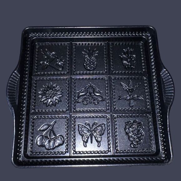 Nordic Ware English Shortbread Pan 9x9 Inches, Non-Stick - Picture 2 of 8